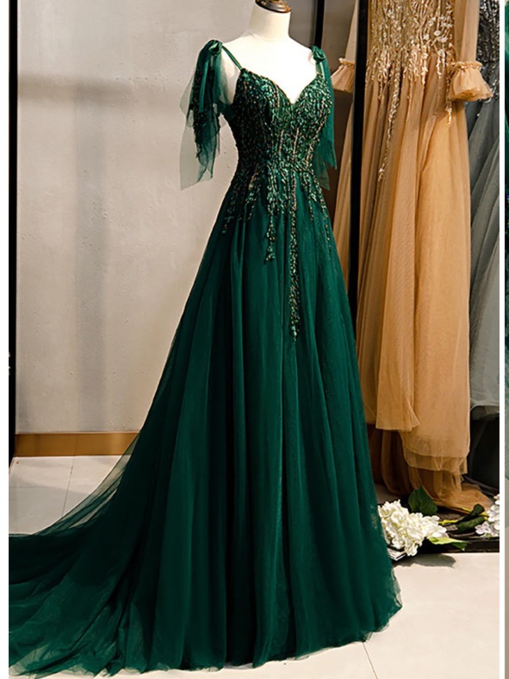 Zapaka A-Line Spaghetti Straps Dark Green Prom Dress with Beading - Picture 2 of 4
